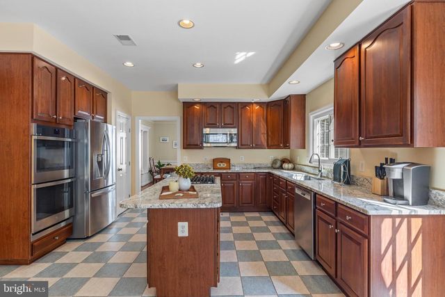 43321 HUDDLESTON LN, Chantilly, VA 20152