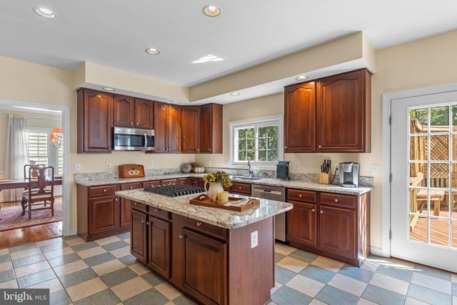43321 HUDDLESTON LN, Chantilly, VA 20152