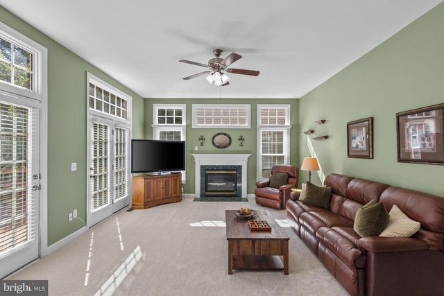 43321 HUDDLESTON LN, Chantilly, VA 20152