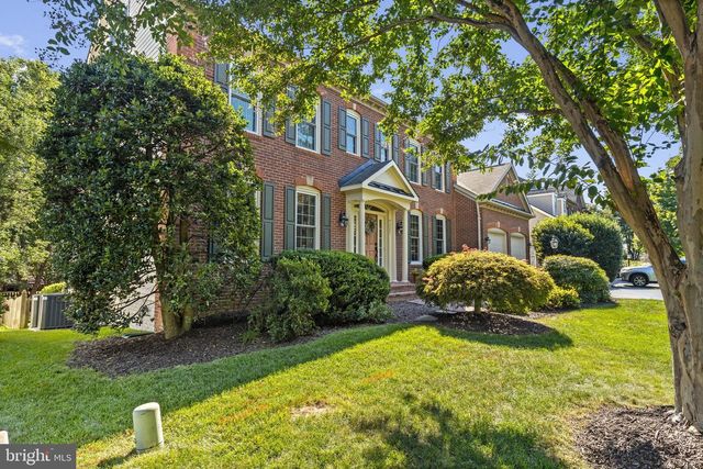 43321 HUDDLESTON LN, Chantilly, VA 20152