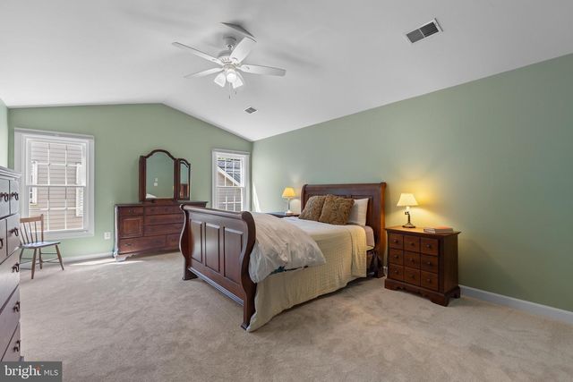 43321 HUDDLESTON LN, Chantilly, VA 20152