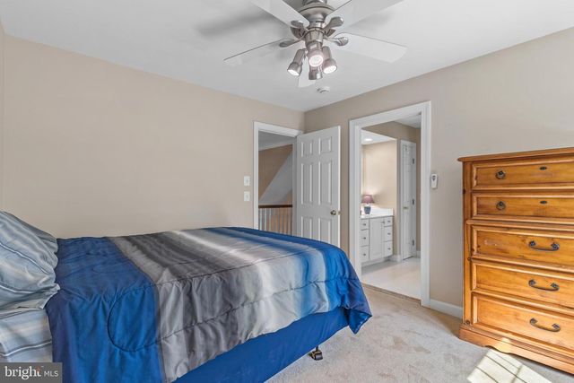 43321 HUDDLESTON LN, Chantilly, VA 20152