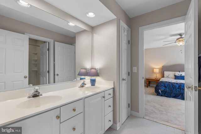 43321 HUDDLESTON LN, Chantilly, VA 20152