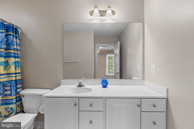 43321 HUDDLESTON LN, Chantilly, VA 20152