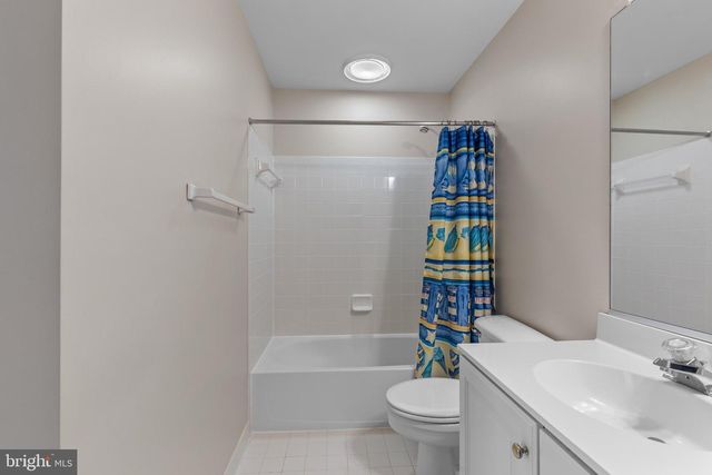 43321 HUDDLESTON LN, Chantilly, VA 20152
