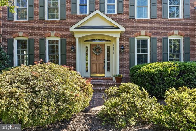 43321 HUDDLESTON LN, Chantilly, VA 20152