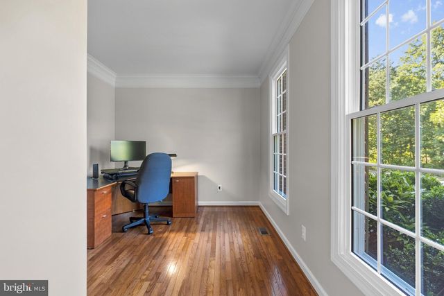 43321 HUDDLESTON LN, Chantilly, VA 20152
