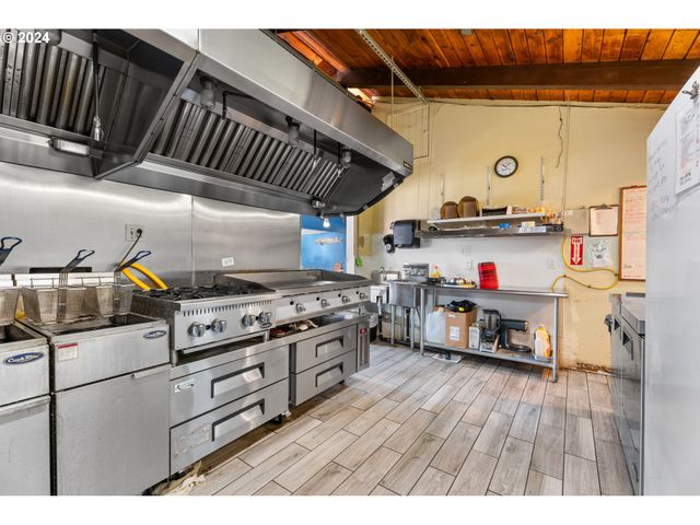 34 N MARIPOSA Dr, Tygh Valley, OR 97063