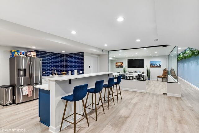 705 N Milwaukee Avenue, Chicago, IL 60642