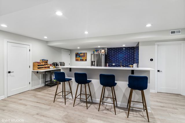 705 N Milwaukee Avenue, Chicago, IL 60642