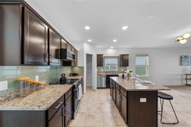880 NW 251ST DRIVE, Newberry, FL 32669