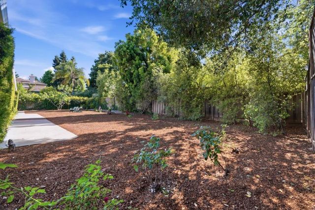 236 Cherry Avenue, Los Altos, CA 94022