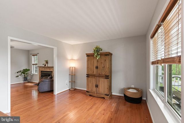 9522 HICKORY HILL DR, Fredericksburg, VA 22408