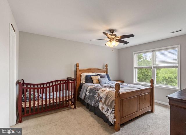 9522 HICKORY HILL DR, Fredericksburg, VA 22408