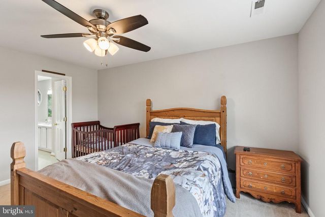 9522 HICKORY HILL DR, Fredericksburg, VA 22408