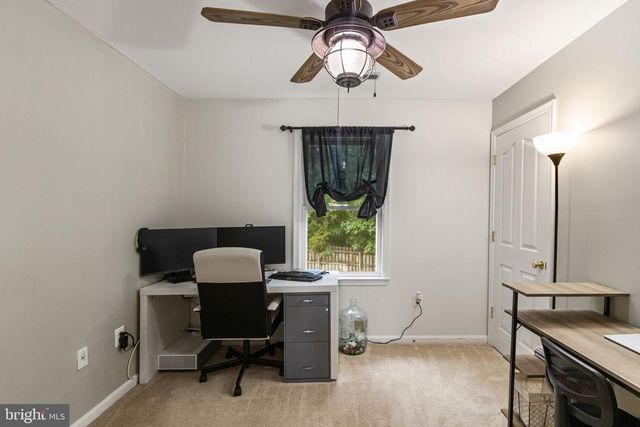 9522 HICKORY HILL DR, Fredericksburg, VA 22408