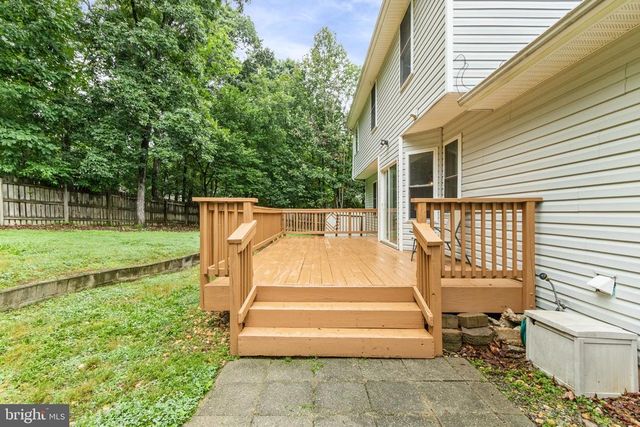 9522 HICKORY HILL DR, Fredericksburg, VA 22408