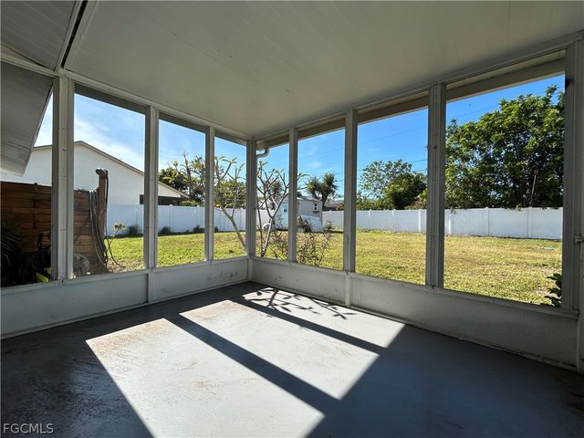 4210 SE 3rd AVE, Cape Coral, FL 33904