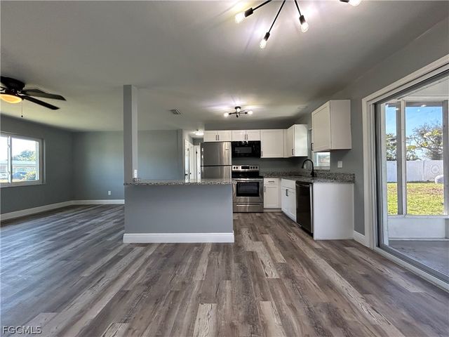 4210 SE 3rd AVE, Cape Coral, FL 33904