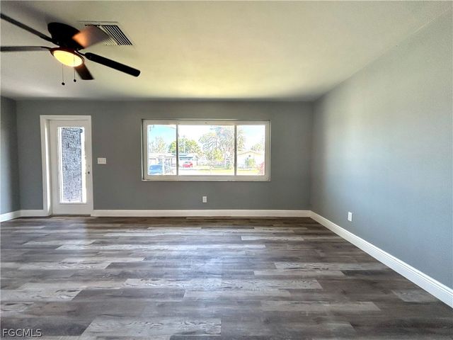 4210 SE 3rd AVE, Cape Coral, FL 33904