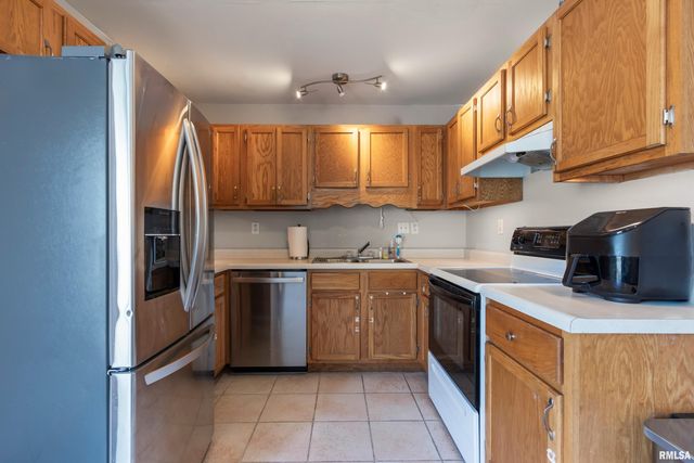 3845 W PALMYRA Court, Peoria, IL 61604