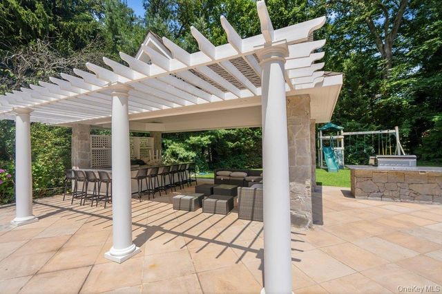 537 Split Rock Road, Syosset, NY 11791