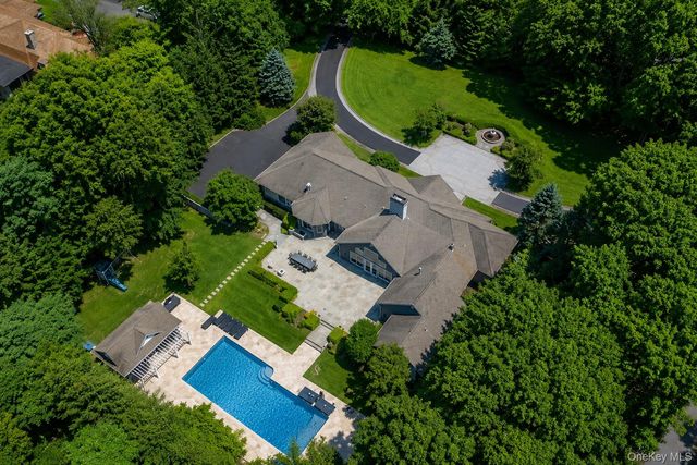 537 Split Rock Road, Syosset, NY 11791