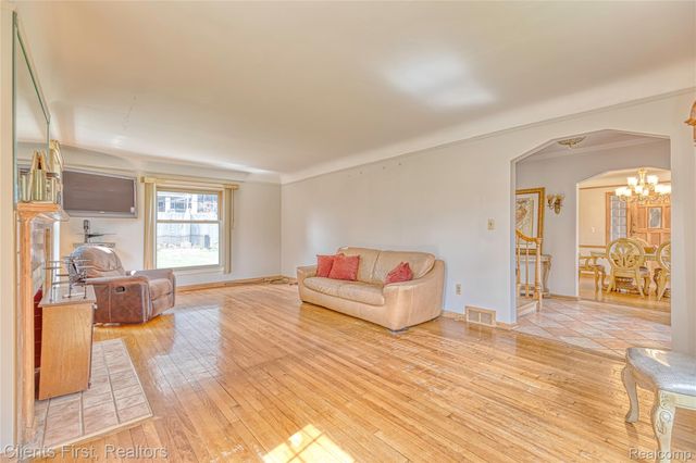 551 Fiske Drive, Detroit, MI 48214