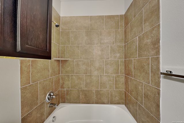 2832 Mistywood Lane, Schertz, TX 78108