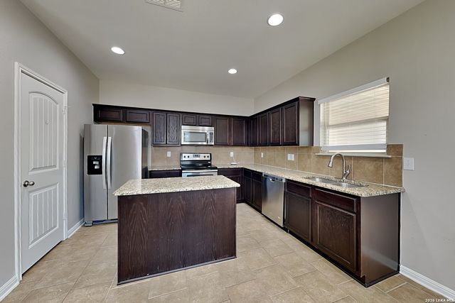 2832 Mistywood Lane, Schertz, TX 78108