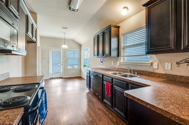 4040 Golden Rod Drive, Forney, TX 75126