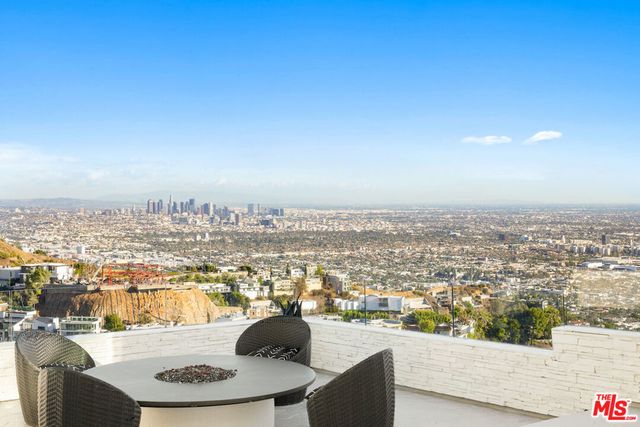2231 Sunset Plaza Drive, Los Angeles, CA 90069