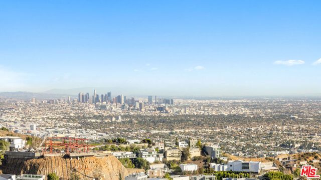 2231 Sunset Plaza Drive, Los Angeles, CA 90069