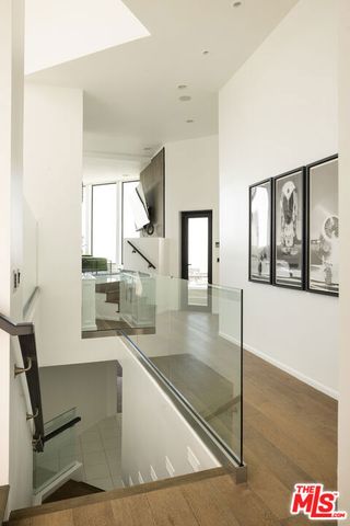 2231 Sunset Plaza Drive, Los Angeles, CA 90069