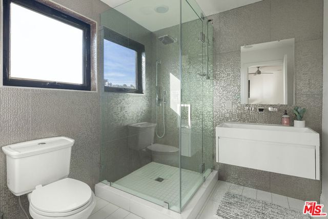 2231 Sunset Plaza Drive, Los Angeles, CA 90069