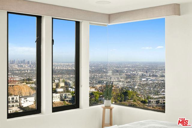 2231 Sunset Plaza Drive, Los Angeles, CA 90069