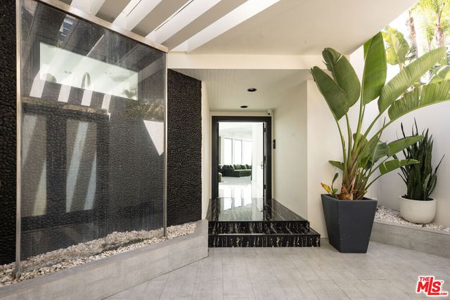 2231 Sunset Plaza Drive, Los Angeles, CA 90069