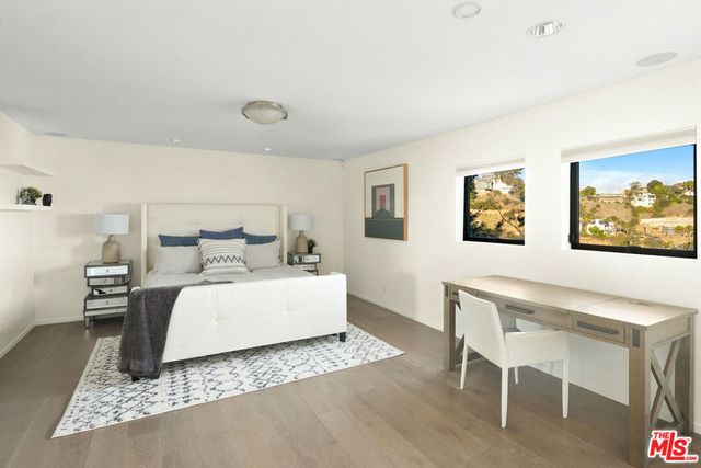 2231 Sunset Plaza Drive, Los Angeles, CA 90069