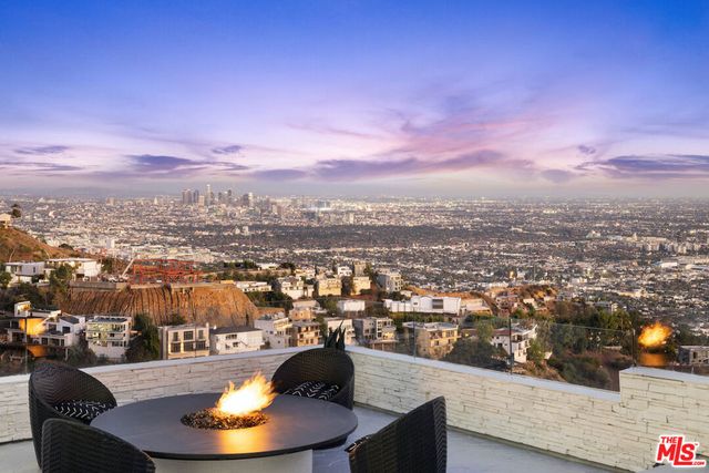 2231 Sunset Plaza Drive, Los Angeles, CA 90069