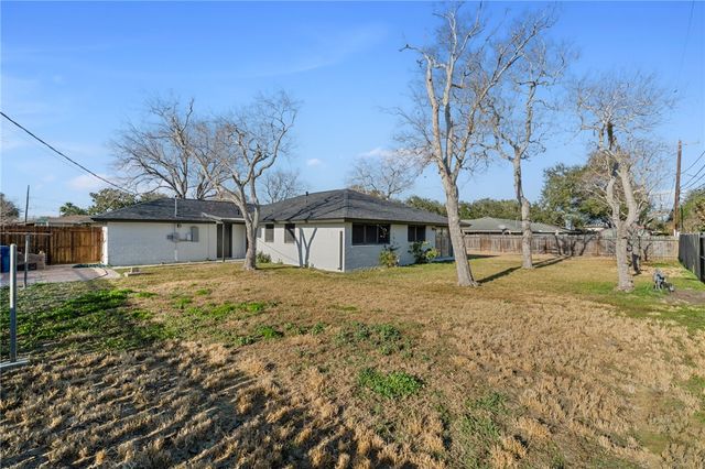 629 Peerman Pl, Corpus Christi, TX 78411