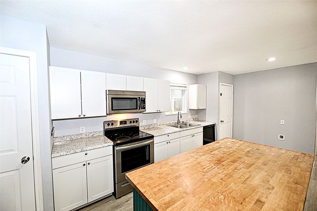 214 E Clay Street, Bowie, TX 76230