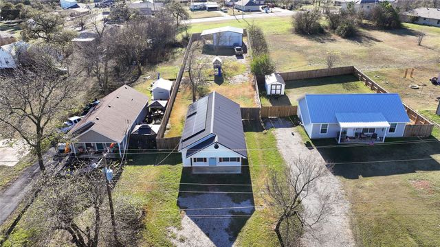 214 E Clay Street, Bowie, TX 76230