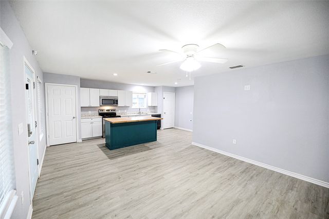 214 E Clay Street, Bowie, TX 76230