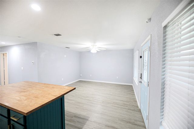 214 E Clay Street, Bowie, TX 76230