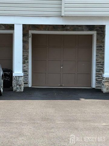 18 Guisborough Way, Edison, NJ 08820