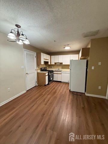18 Guisborough Way, Edison, NJ 08820