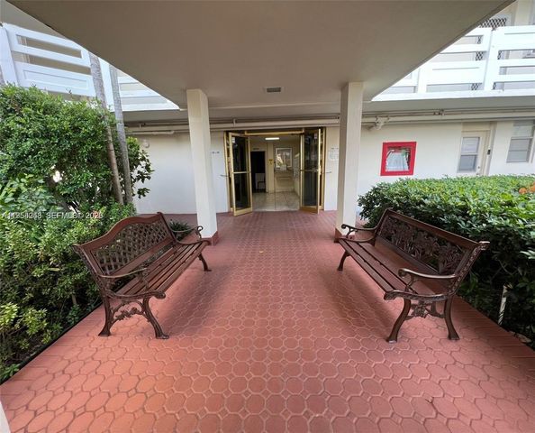 3030 Marcos Drive T301, Aventura, FL 33160