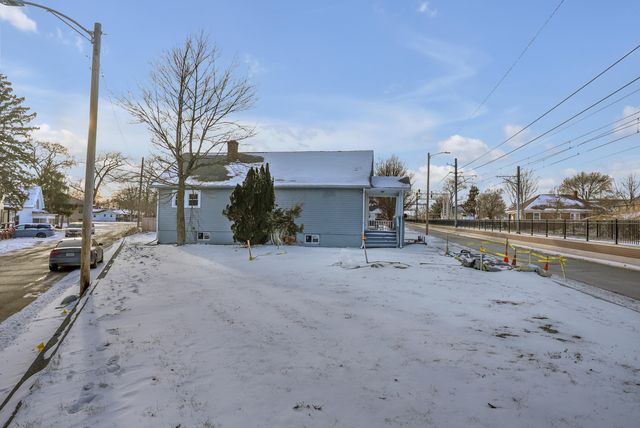 817 E 11th Street, Michigan City, IN 46360