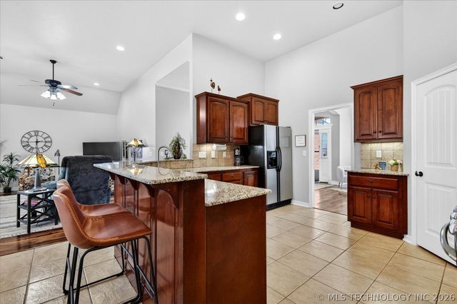 1916 Barnett Place, Bartlesville, OK 74006