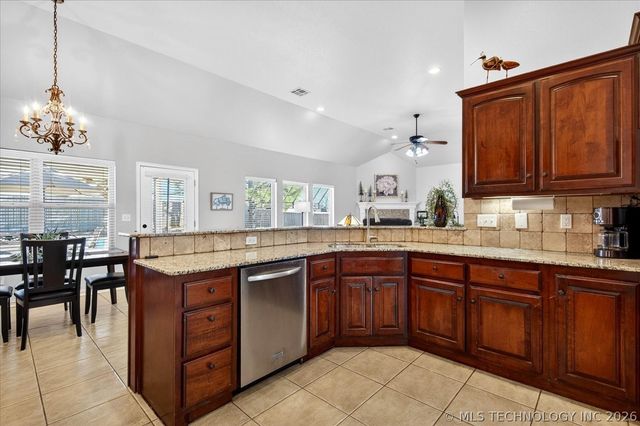 1916 Barnett Place, Bartlesville, OK 74006